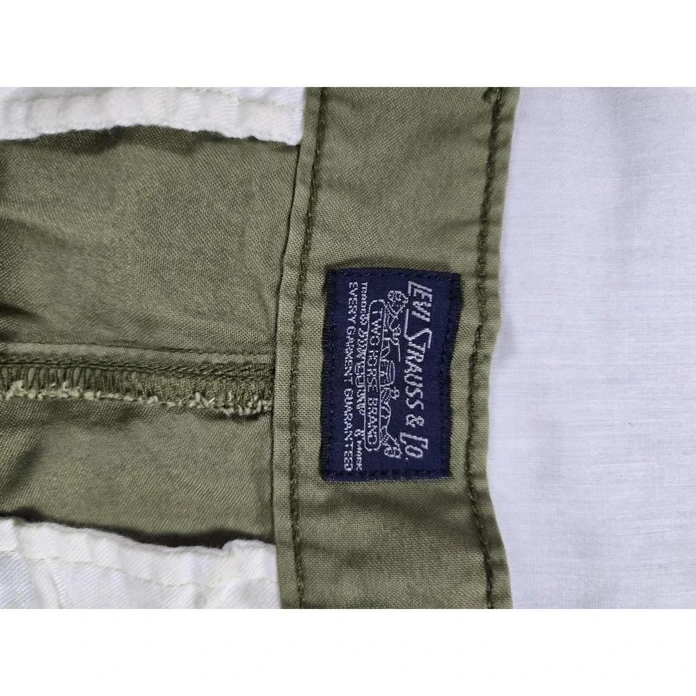 Levis Shorts Mens 32 Green Canvas Chino Flat Front Pockets Casual Summer